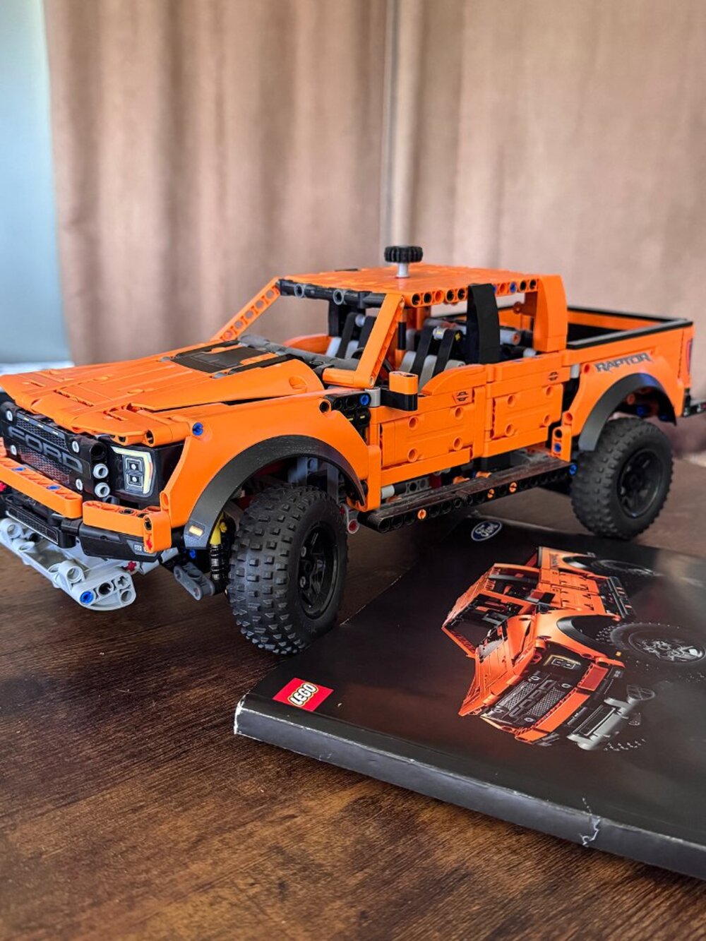 LEGO TECHNIC FORD F-150 RAPTOR 42126 RETIRED ASSEMBLED - Picture 2 of 4